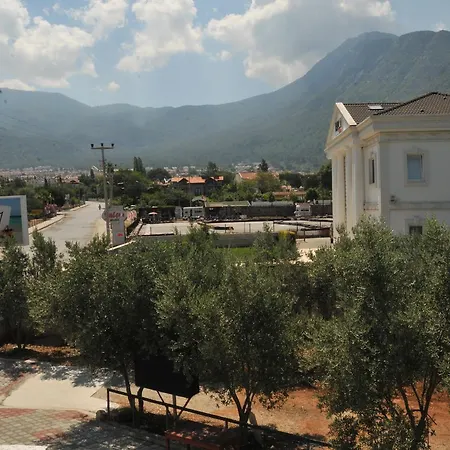 Dinc Apart Ξενοδοχείο με διαμερίσματα 3*